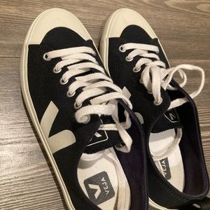Veja sneakers US 6 EU 37